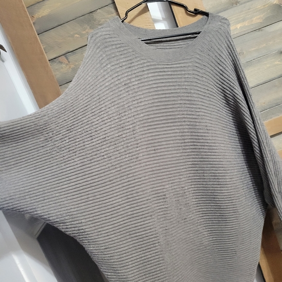 Sweater - Picture 3 of 3